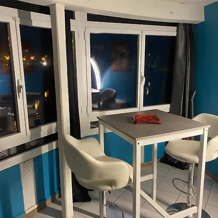 아파트 La Casa Du Port, Chambres, Privee, Avec Vue Sur La Riviere Capendac