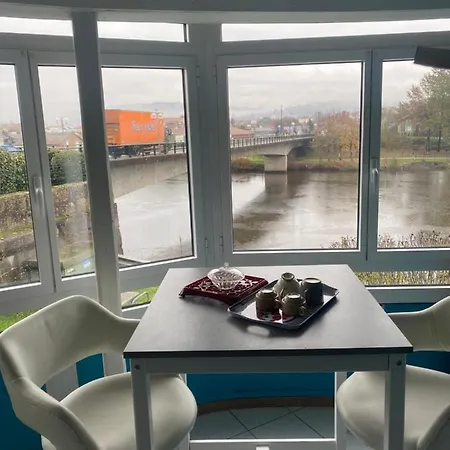 아파트 La Casa Du Port, Chambres, Privee, Avec Vue Sur La Riviere Capendac