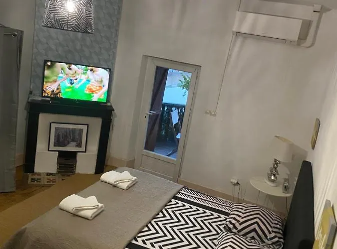 Apartment La Casa Du Port, Chambres, Privee, Avec Vue Sur La Riviere *