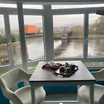 Appartement La Casa Du Port, Chambres, Privée, Avec Vue Sur La Rivière Capendac