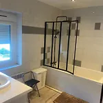Appartement La Casa Du Port, Chambres, Privée, Avec Vue Sur La Rivière Capendac