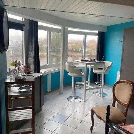 Appartamento La Casa Du Port, Chambres, Privée, Avec Vue Sur La Rivière